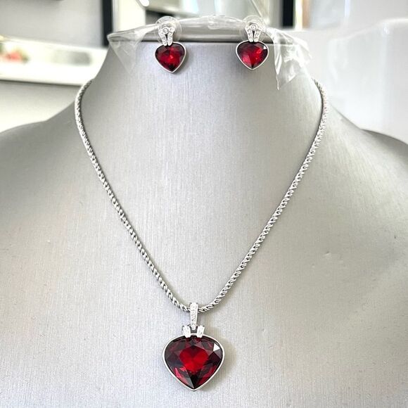 VINTAGE OCEANIC RED HEART NECKLACE AND EARRINGS BY SWAROVSKI - Picture 1 of 9
